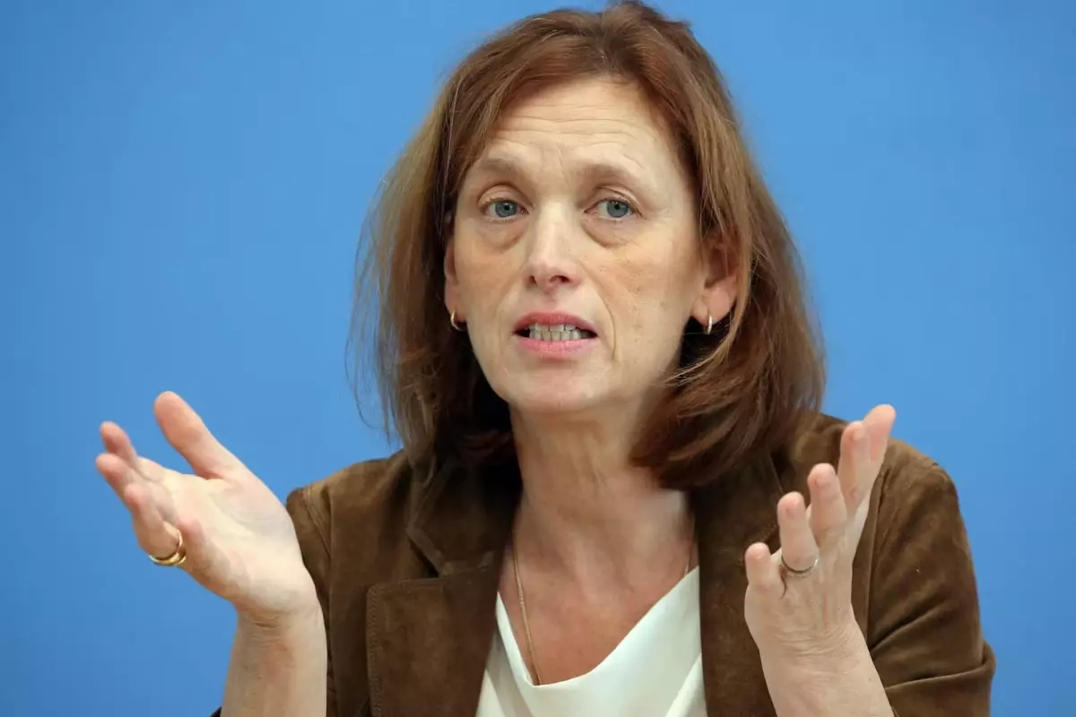 alman bakandan tartisma yaratan sozler iktidar degisirse israile kacarim SKsJhfNZ