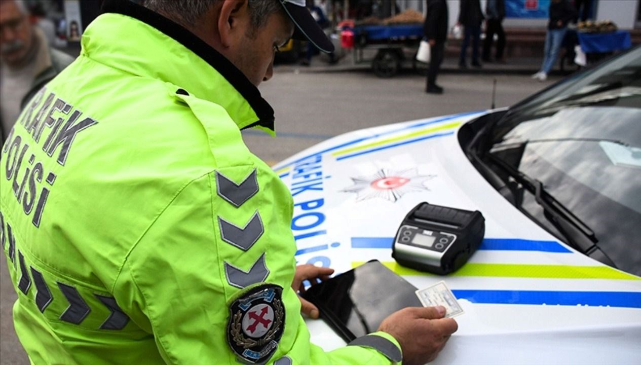 samsunda ehliyetsiz surucu polise carpip kacti Jb45vYAQ.jpg