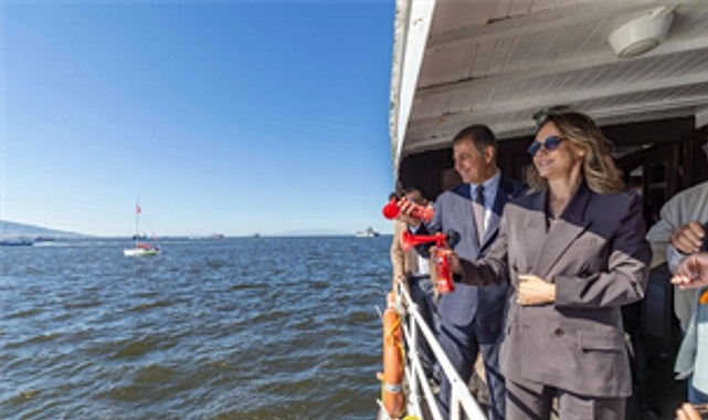 yelkenler cumhuriyet coskusuyla doldu gUEOcu3L.jpg