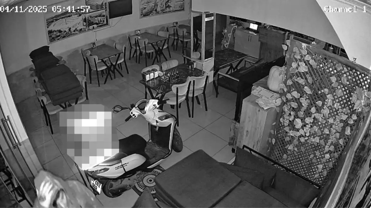 antalyada hirsiz restorana girdi para ve motosikleti caldi bkkl1sGz.jpg