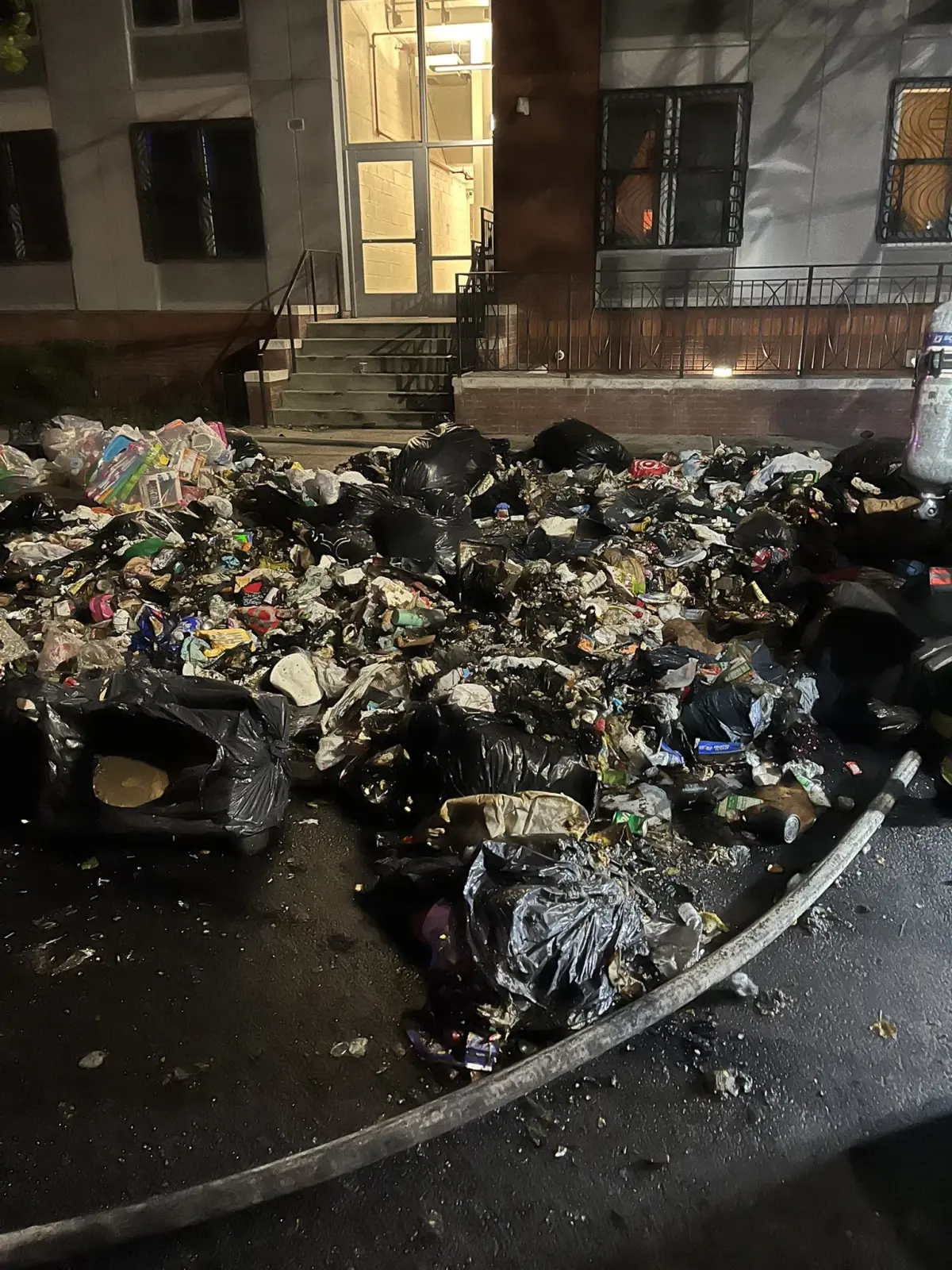 new yorkta arac patladi 7 itfaiyeci yaralandi UIJ51zSH.jpg